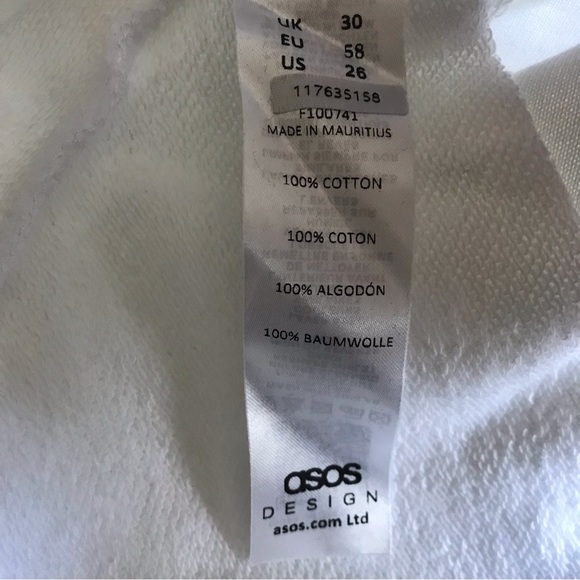 ASOS DESIGN Plus White Curve Cut-Off Sweatshirt, 26W - Picture 7 of 7